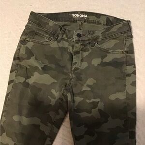 Camo skinny jeans